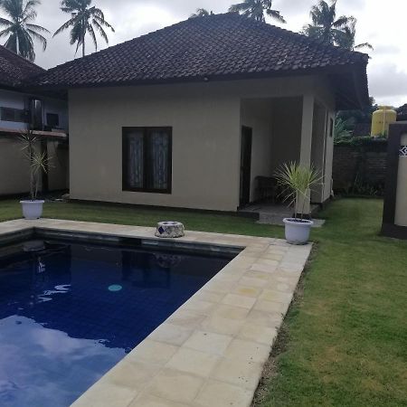 Yuli'S Homestay Kuta  Kültér fotó