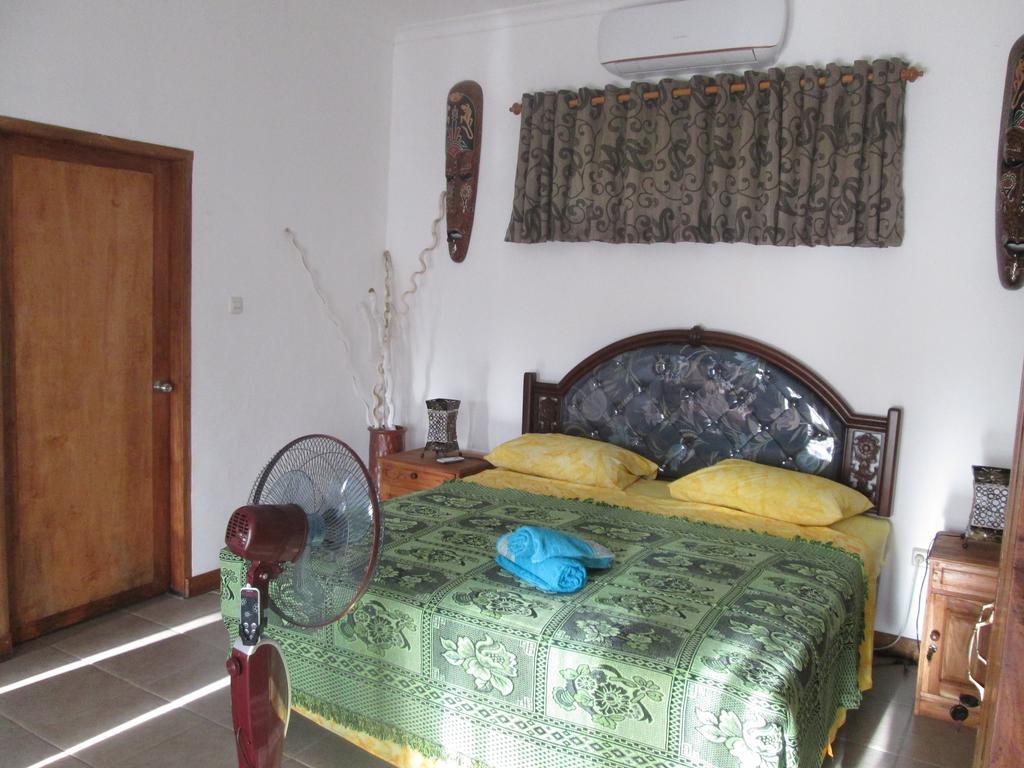 Yuli'S Homestay Kuta  Kültér fotó
